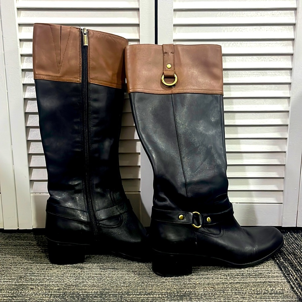 Everyone needs a black knee boot!!